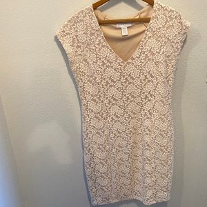 White lace maternity dress